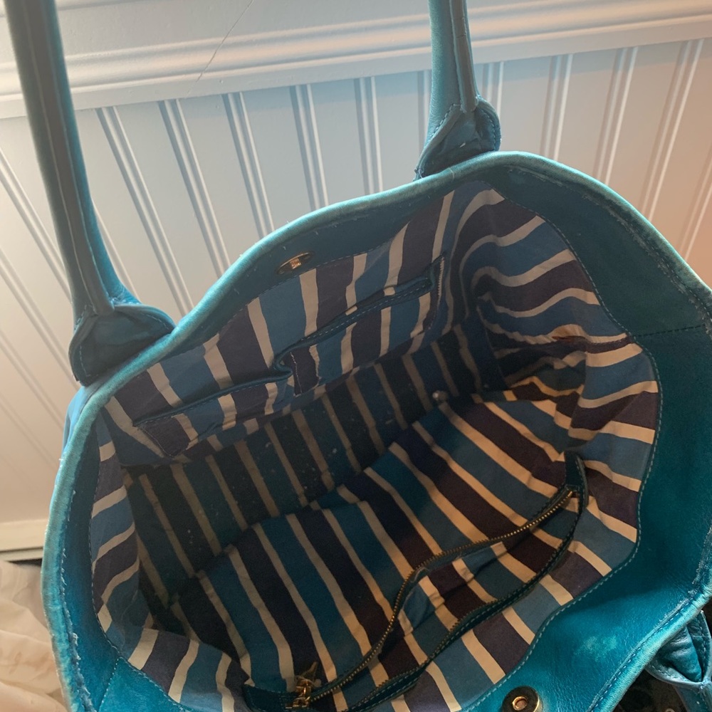 Tory Burch pocket book